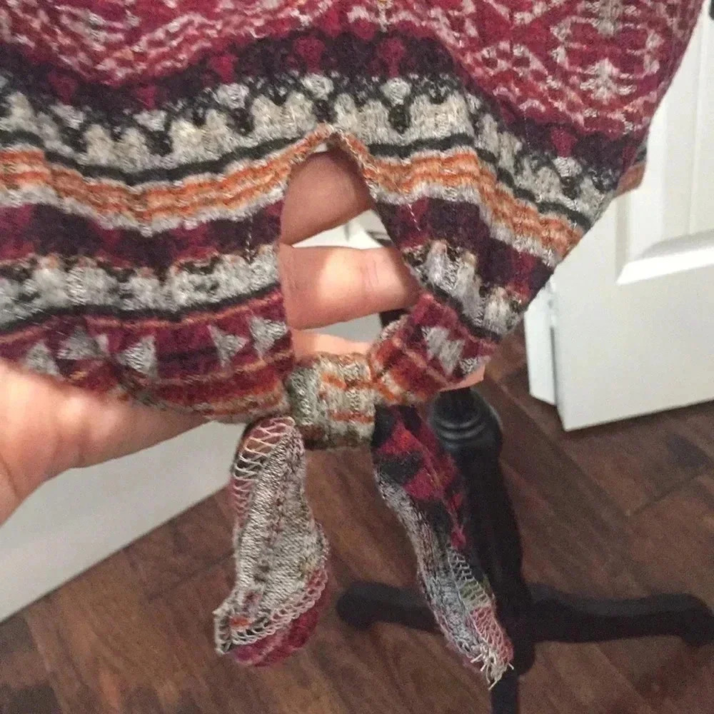 Absolutely Famous Sweater - Picture 4 of 10